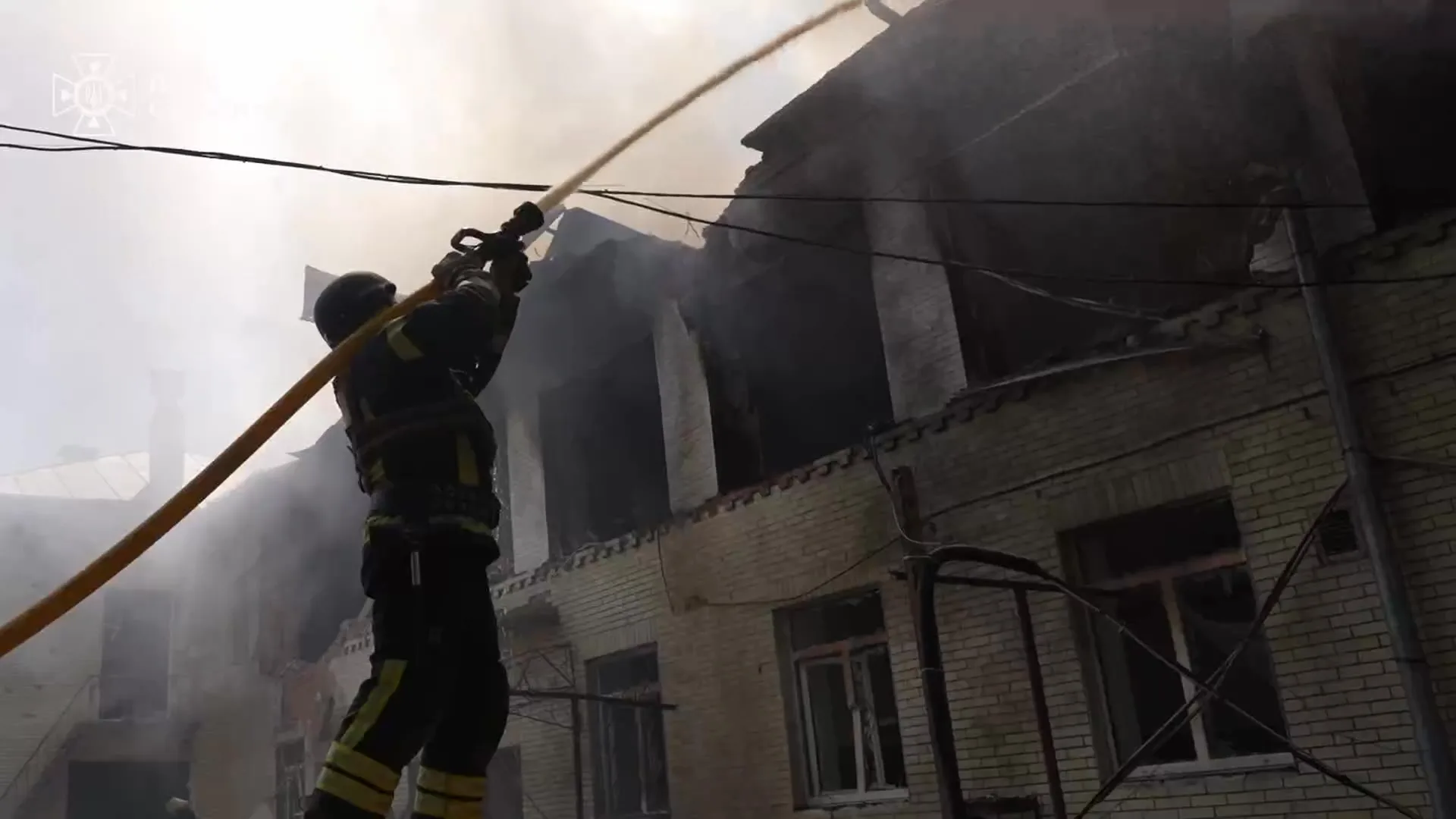 Удар по дитсадку в Сумах: загинула жінка, є постраждалі