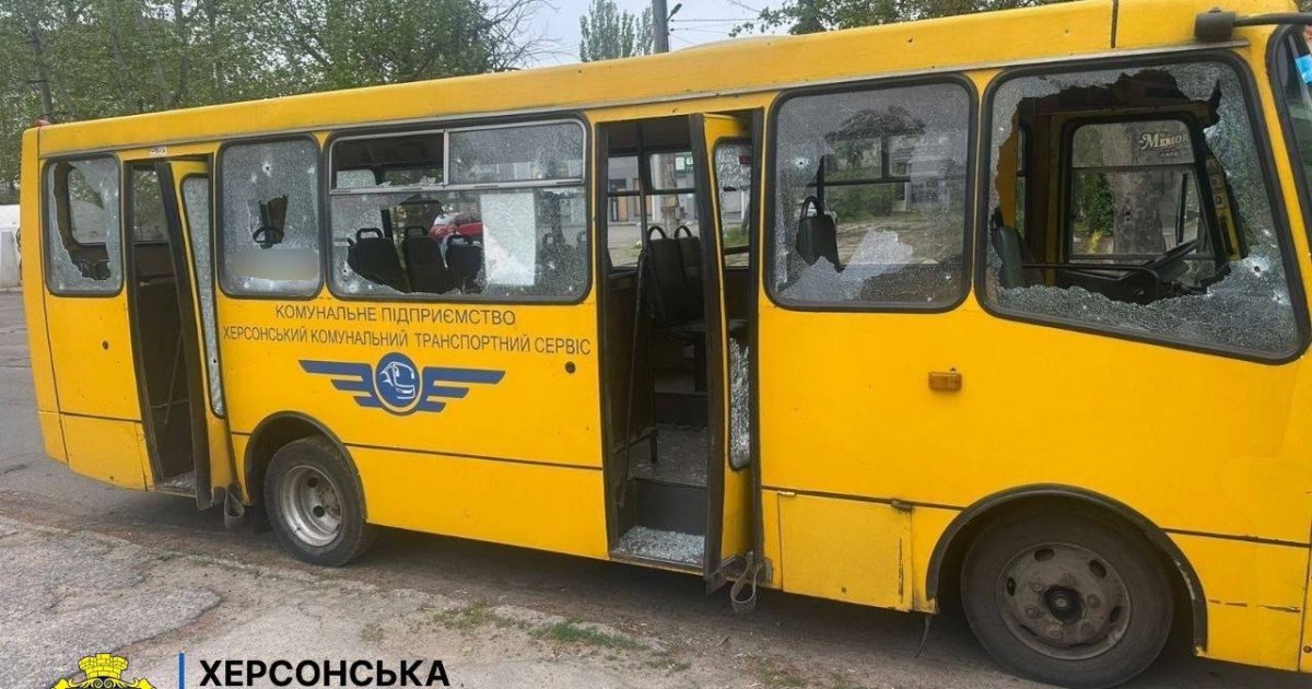 Удар по маршрутці в Херсоні: Відомо про щонайменше 6 поранених