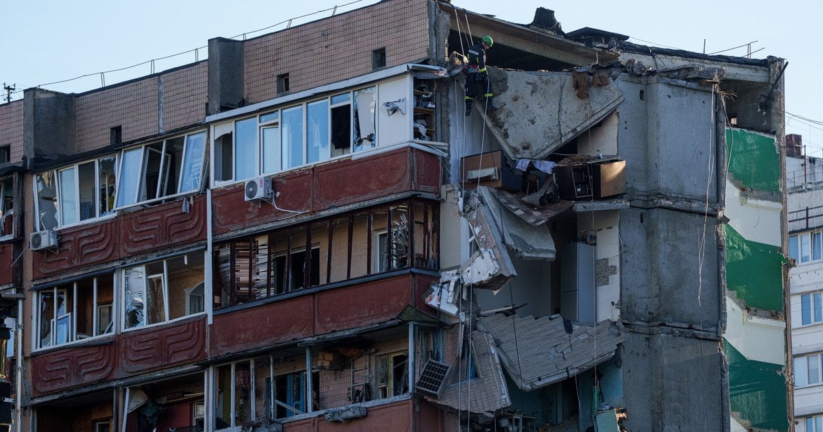 Удар ракетою по багатоповерхівці в Києві: кількість загиблих знову зросла …