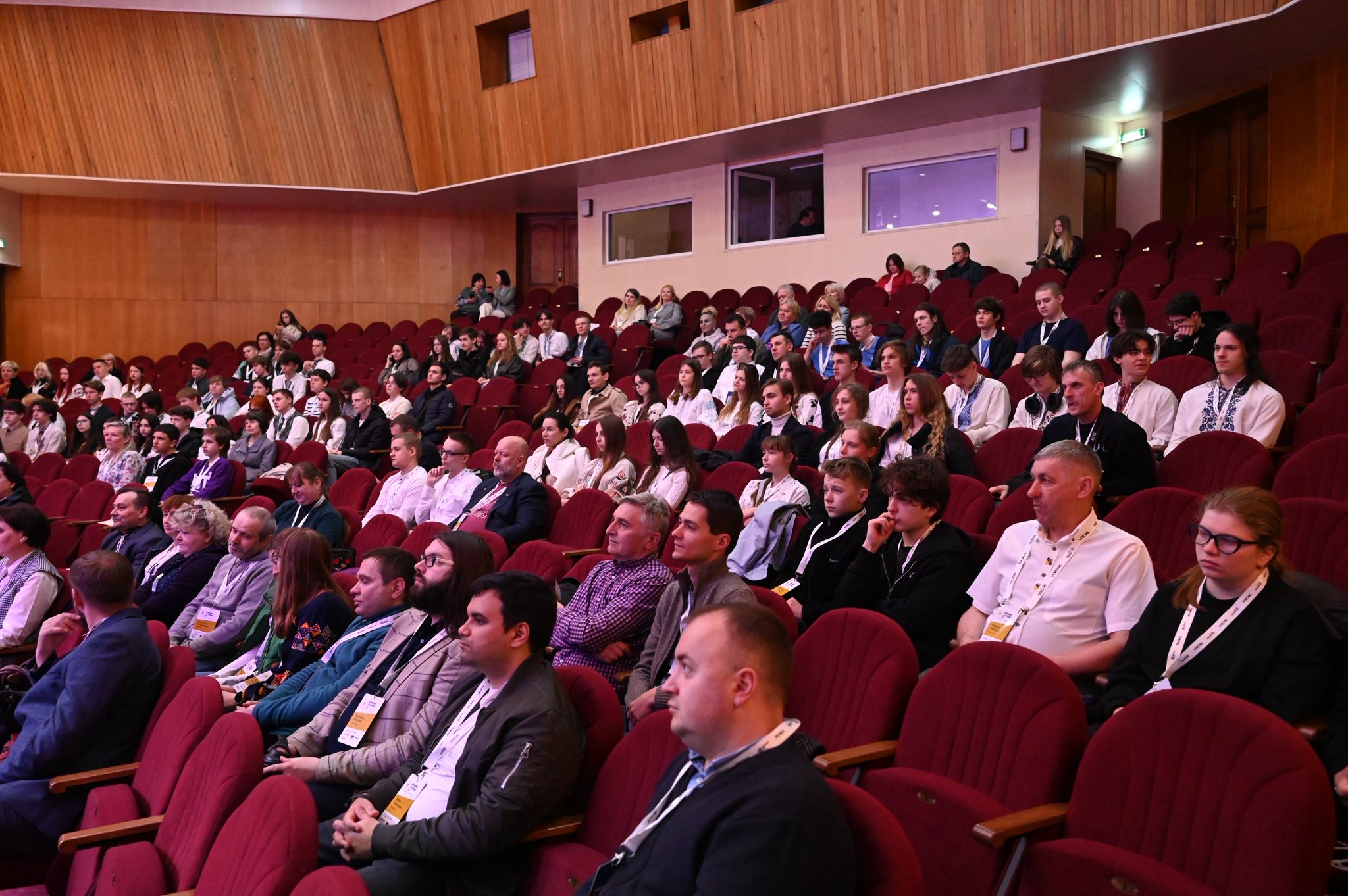 Ужгород став центром науки: на Закарпатті стартувала олімпіада з астрономії