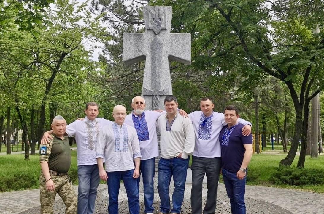 «Україна міцнішає в єдності»: у Дніпрі святкували День вишиванки