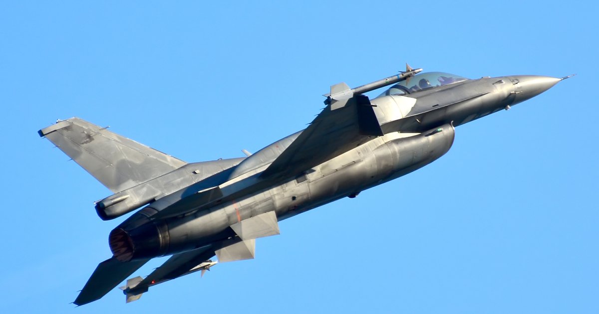 Україна отримала мобільні тренажери F-16 для підготовки пілотів