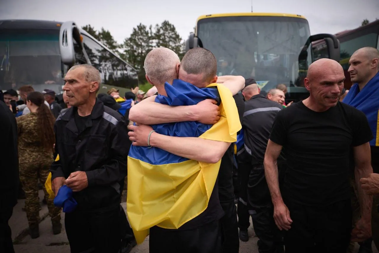 Україна та Росія провели обмін полоненими 205 на 205
