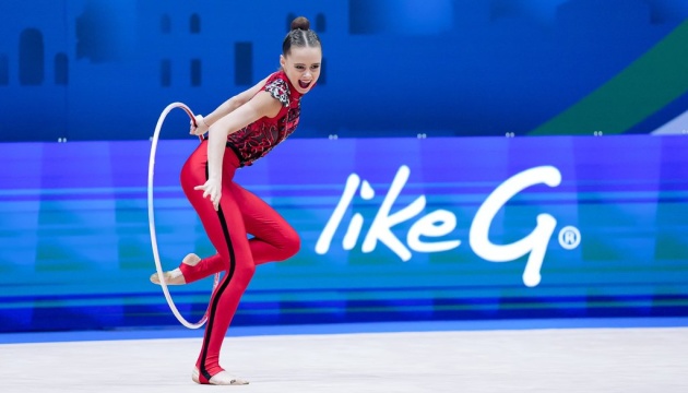 Українська гімнастка Онофрійчук виграла "золото" у вправах з обручем на …