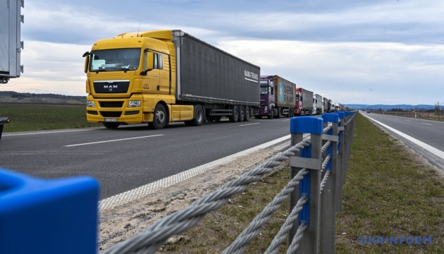 Українським аграріям оновили правила пріоритетного перетину кордону для швидкопсувної продукції