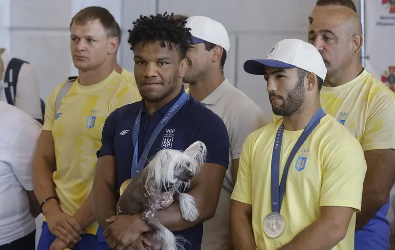 Українські борці Беленюк і Насібов дебютують у MMA