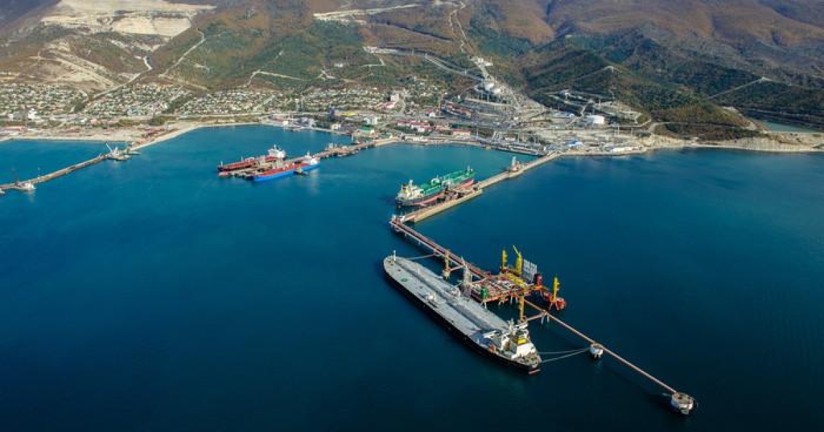 Українські дрони атакували нафтовий термінал «Шесхарис» і нафтобазу «Грушова» в …