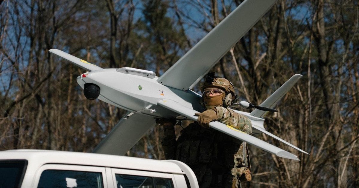 Українські дрони з “ударним ядром” розбомбили одразу два вертольоти РФ …