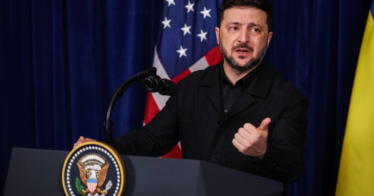 Україну просили не бити по російській нафтопереробці, - Зеленський