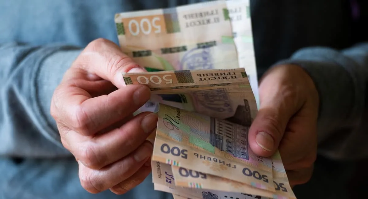 Українцям спростили отримання 2000 грн допомоги: як по-новому оформити через …