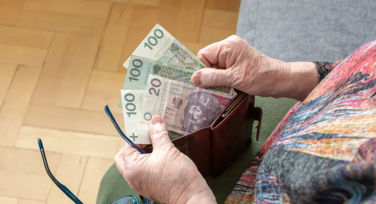 Українцям, що працювали у Польщі, виплачуватимуть польську пенсію: як її …
