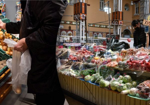 Українців чекає обвал цін на популярні продукти: що здешевшає і …