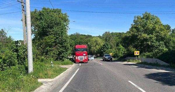 Унаслідок зіткнення з вантажівкою біля Кременця загинув 88-річний водій ВАЗ