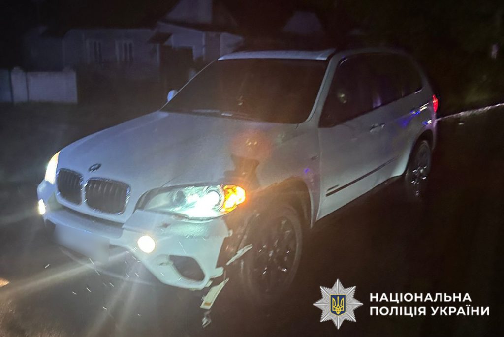 Унаслідок наїзду автомобілів постраждали дві людини на Буковині: деталі ДТП