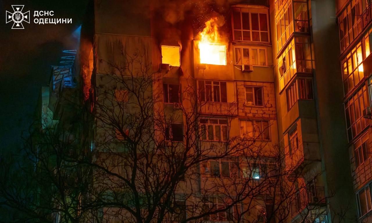 Уночі РФ здійснила масований удар по Одещині — є постраждалі
