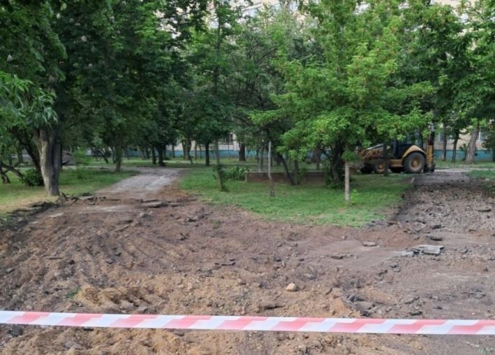 «Упорядкування» скверів у Мелітополі чи майстер-клас від окупантів, як вкрасти …