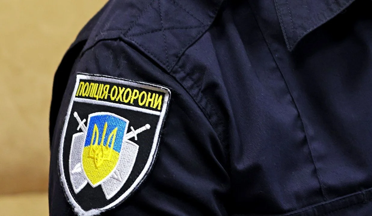 Управління поліції охорони Херсонщини замовило форму у компанії, яка фігурувала …