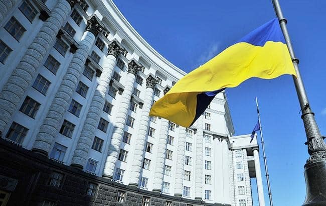 Уряд готує оновлені базові виплати для українців 65+: що може …