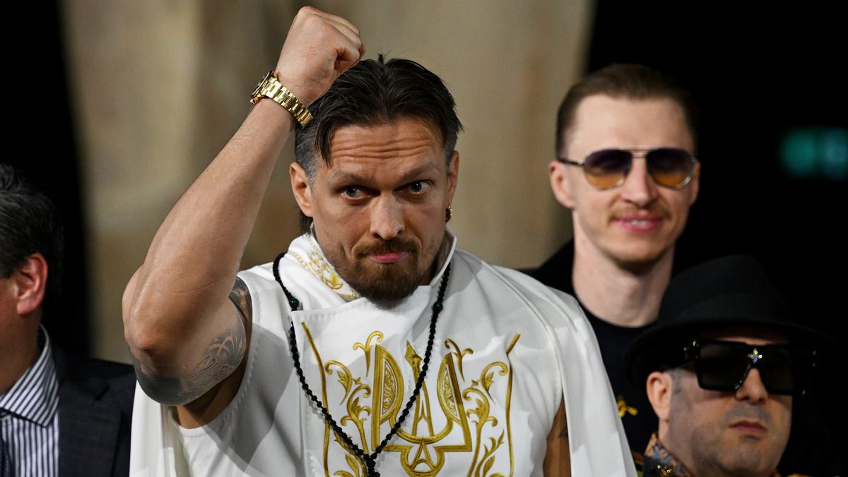 Усик подякував фанатам та звернувся до критиків – він навів …