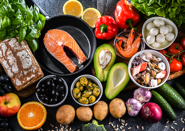 Середземноморська дієта уповільнює процес старіння