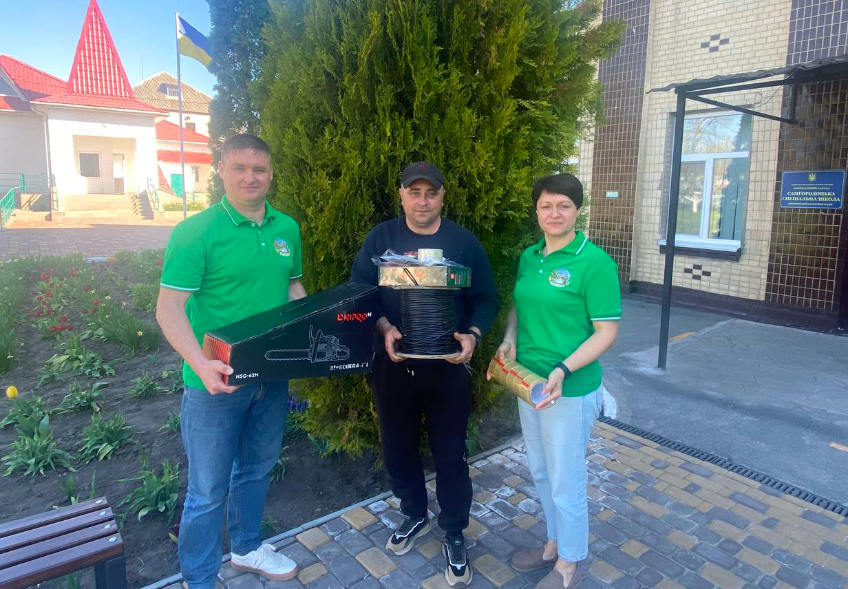 Учні та педагоги Самгородоцької спецшколи передали допомогу розвідувальному батальйону