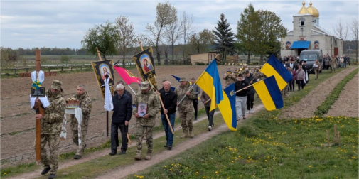 У Іваничах віддали останню шану загиблому Герою Віктору Гошку (фото)