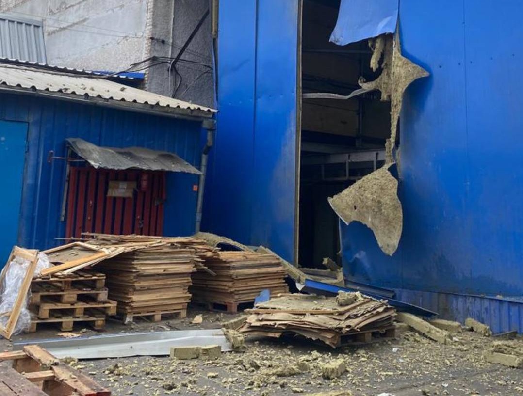 У Богодухові дрон вдарив по харчовому підприємству: постраждали працівники