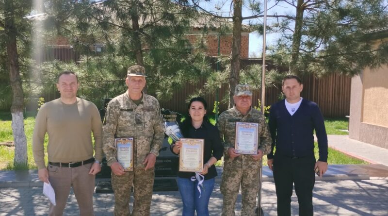 У Болградському районі відзначили фахівців цивільно-військового співробітництва