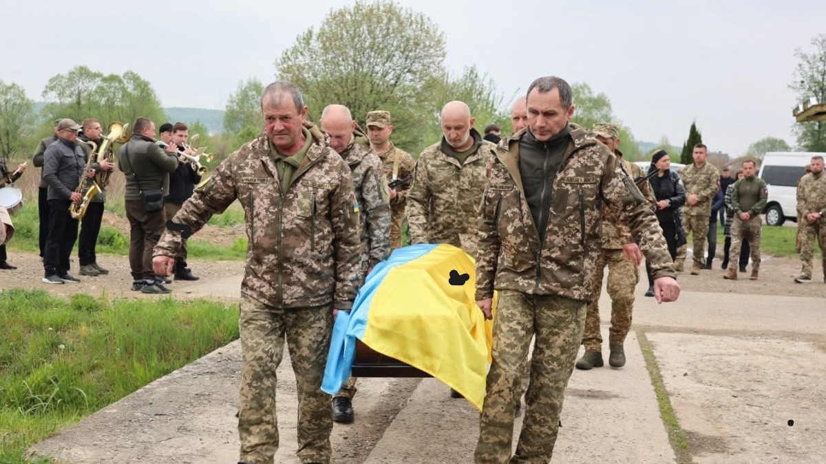 У Болехові поховали воїна Івана Гребенюка