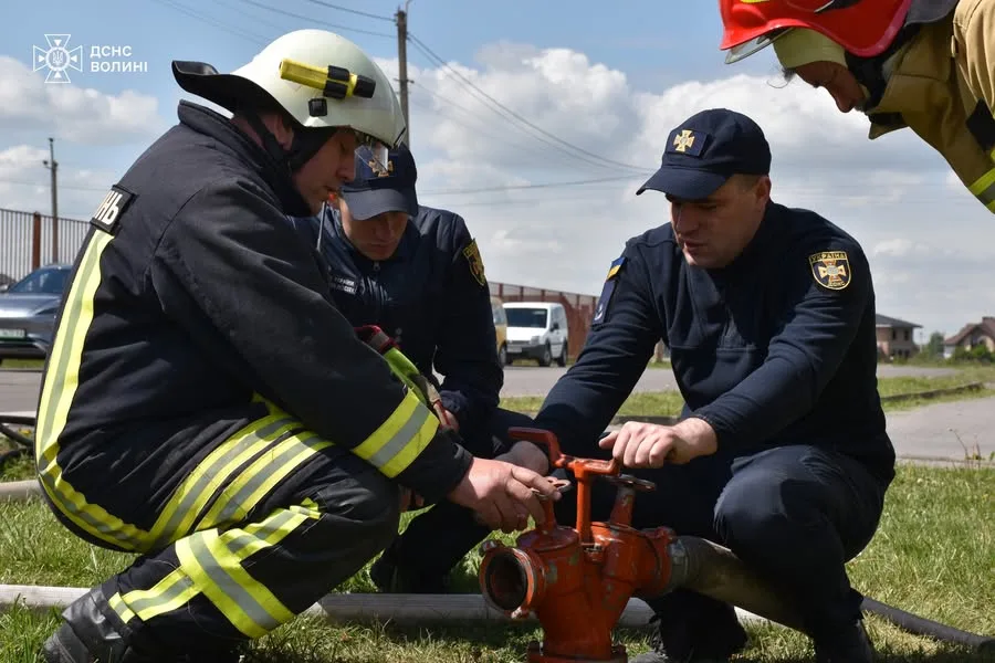 У Боратинській громаді добровольці навчилися гасити пожежі