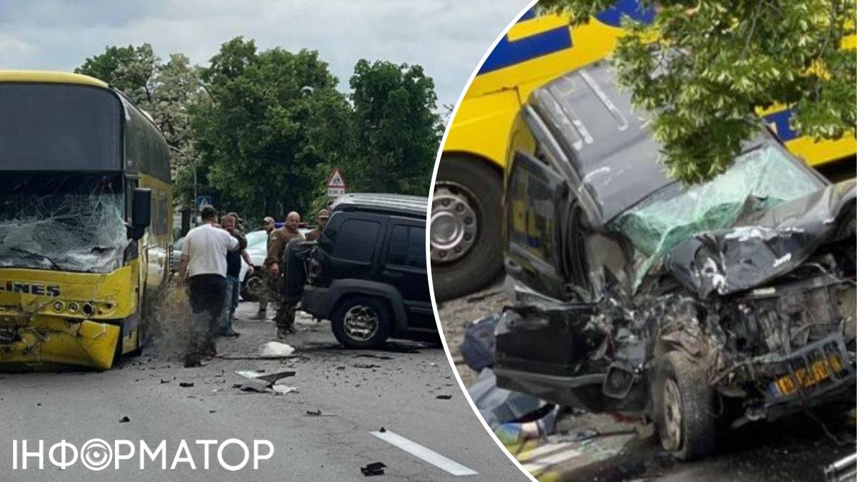 У Борисполі пасажирський автобус розгатив позашляховик на євробляхах - є …