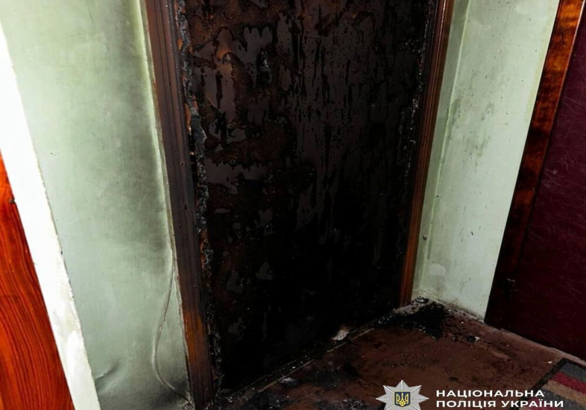 У Броварах чоловік підпалив двері квартири колишньої дружини: йому повідомили …