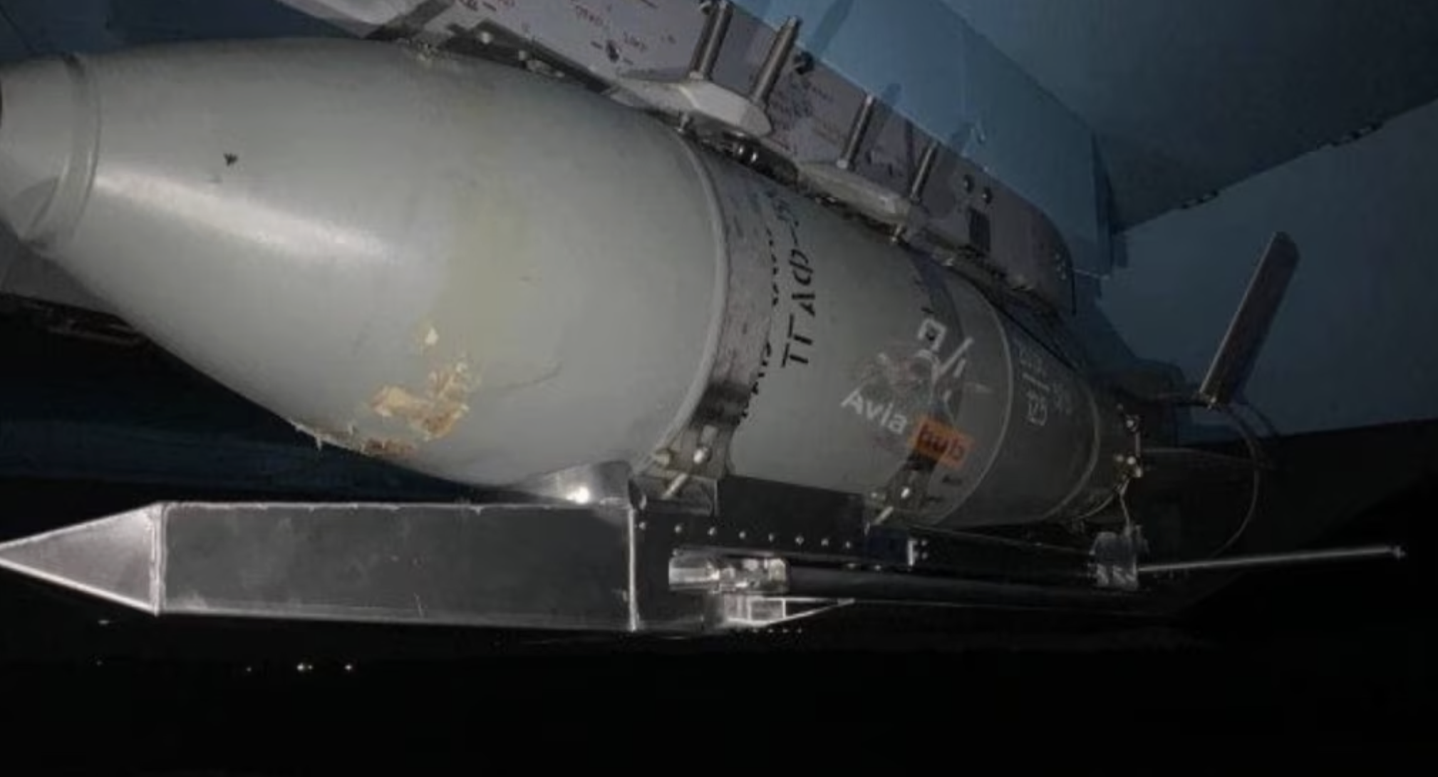 "Дружній вогонь": російський винищувач скинув бомбу на залізницю неподалік Бєлгорода …