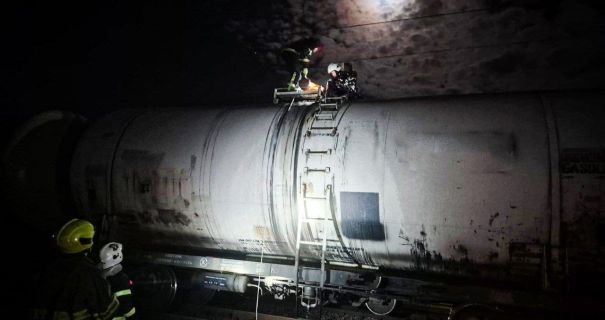 У Білій Церкві дитину вдарило струмом на даху вагона-цистерни