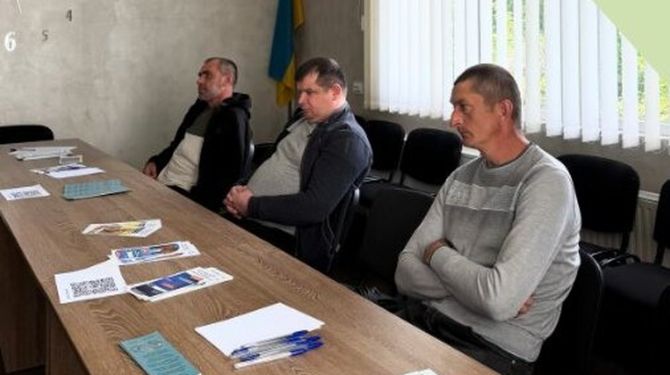 У Вижниці провели мотиваційну зустріч для ветеранів щодо працевлаштування та …