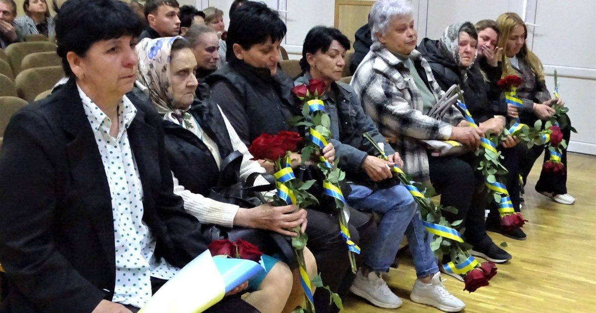 У Виноградові вшанували сім'ї полеглих Героїв та вручили нагороди (ФОТО)