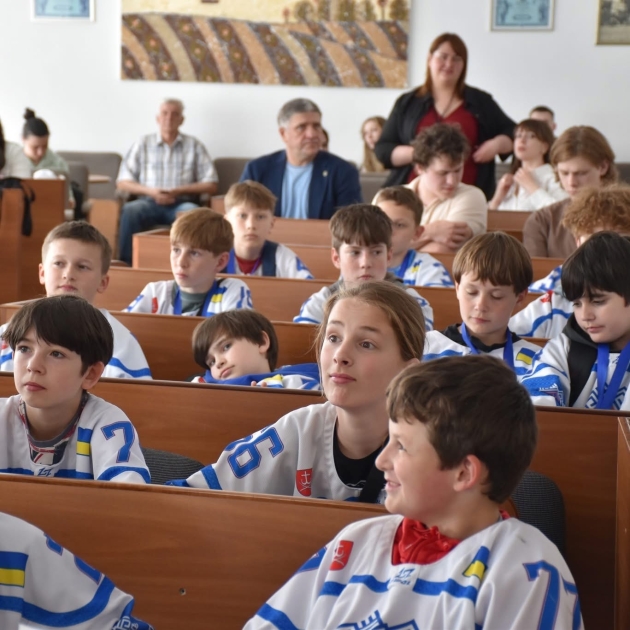 У Вінниці відзначили юних призерів чемпіонатів України з хокею та …