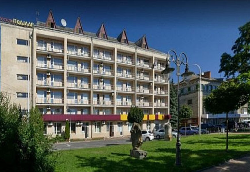У Вінниці група осіб незаконно заволоділа готелем «Поділля»