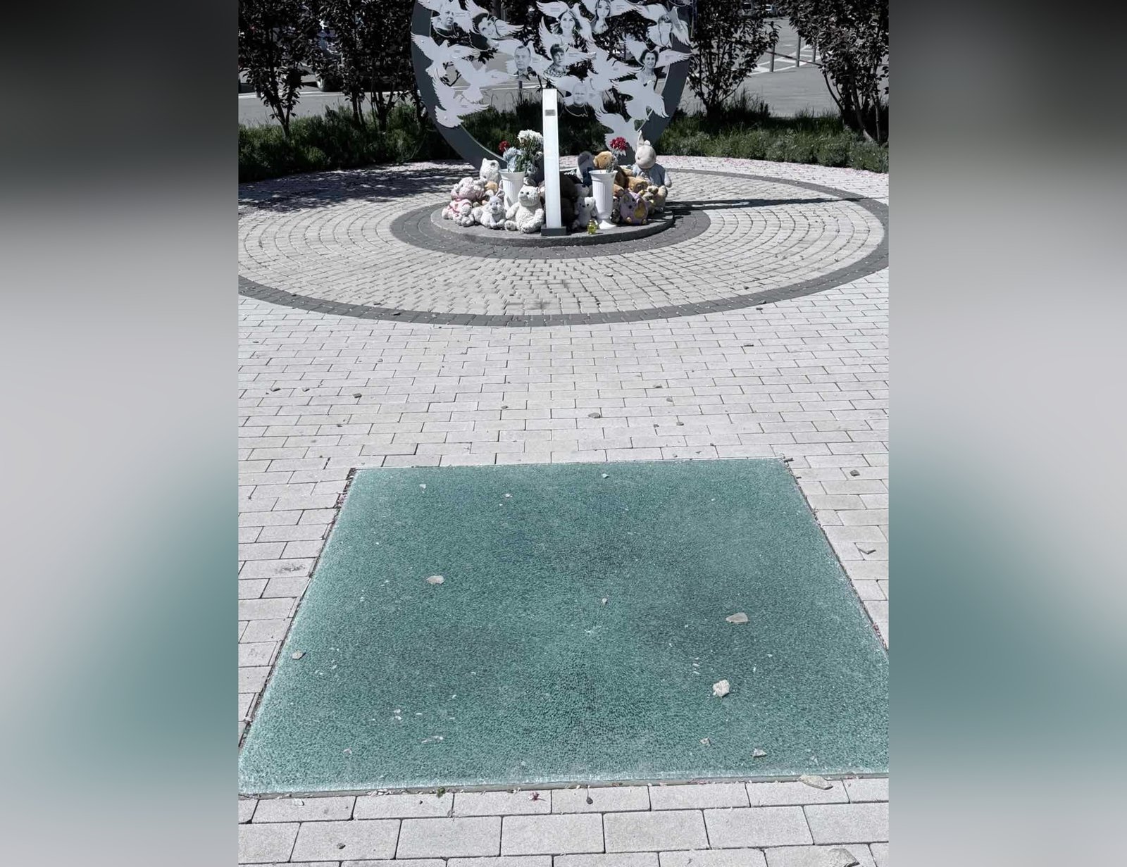 У Вінниці пошкодили скло біля меморіалу загиблим від ракетного удару …