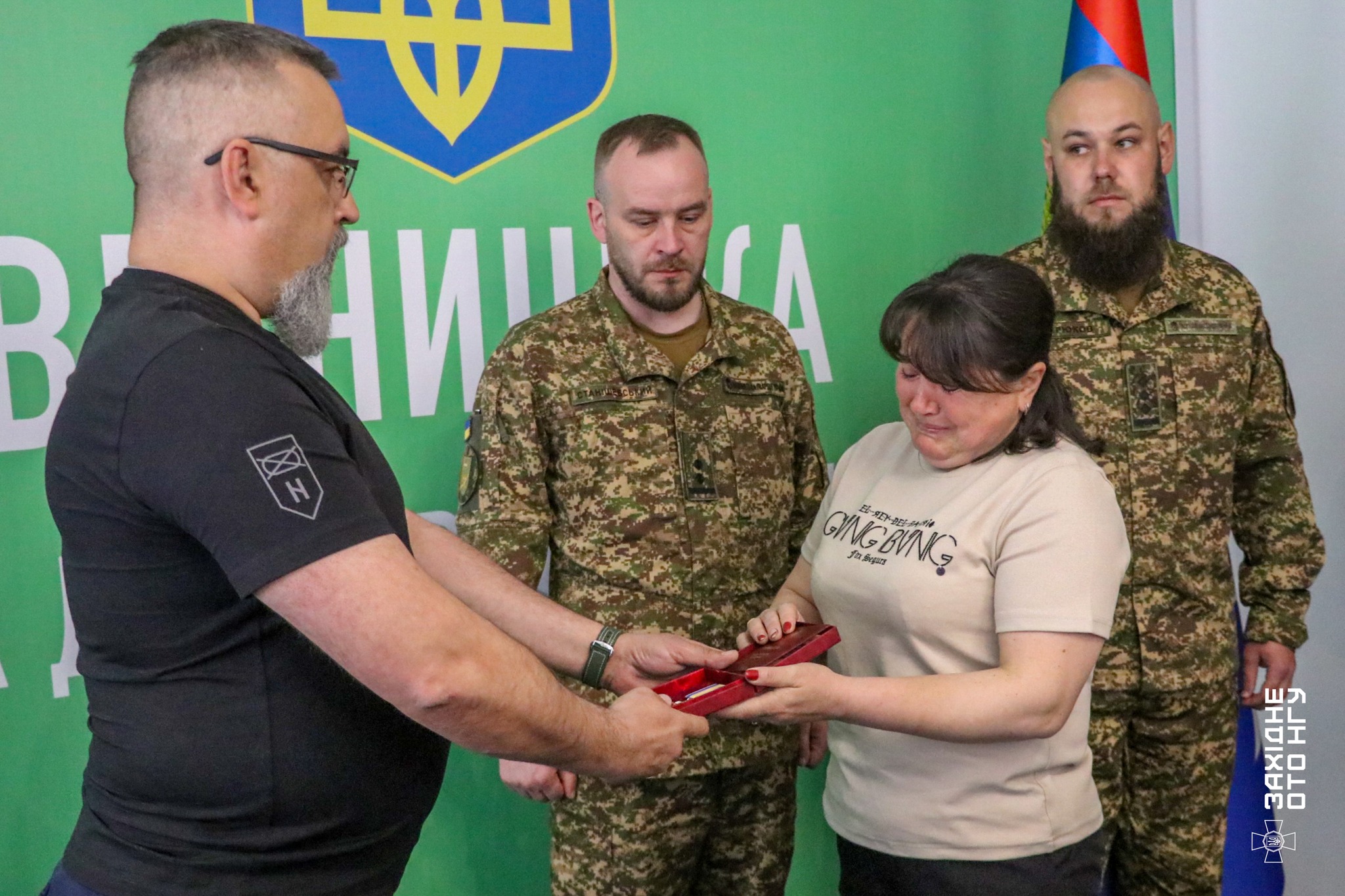 У Вінниці родинам гвардійців передали ордени полеглих героїв