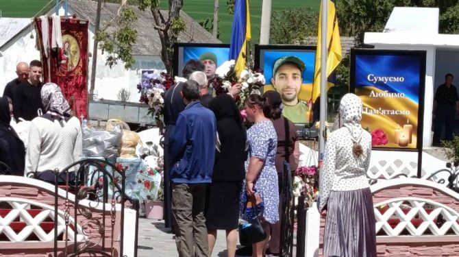 У Вітрянці відкрили пам'ятні банери Геннадію Гриньку та Вадиму Мельнику
