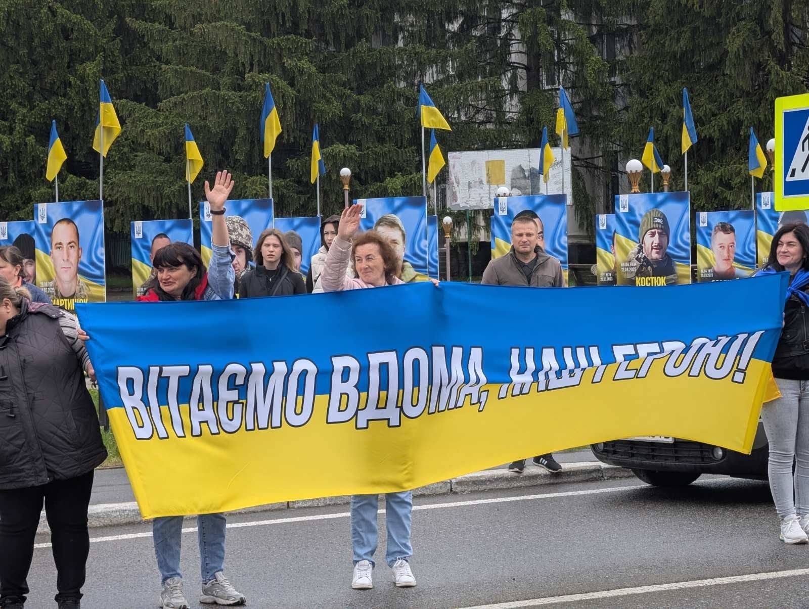 У Гайсинську громаду після 4 років полону повернувся морпіх Богдан …