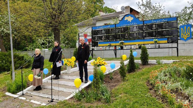 У Глибоцькому ліцеї відкрили меморіальні дошки загиблим випускникам Миколі Рилову …