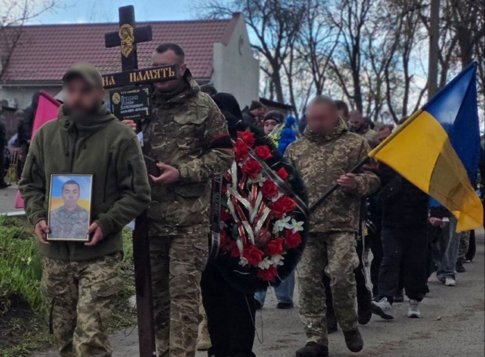 У Глухові попрощалися з прикордонником Романом Агеєнком