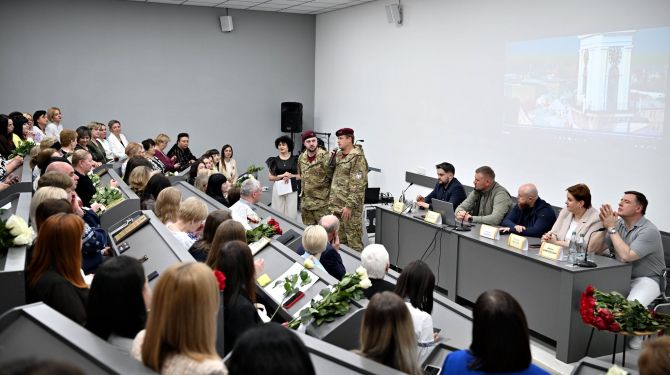 У День медичної сестри на Буковині вшанували медиків грамотами та …