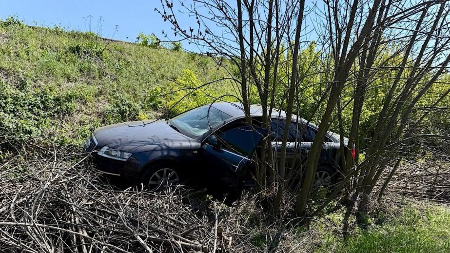 У Дніпровському районі п'яна водійка на Audi злетіла у кювет …