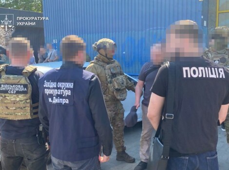 У Дніпрі викрили ділка, який допомагав чоловікам виїхати за кордон
