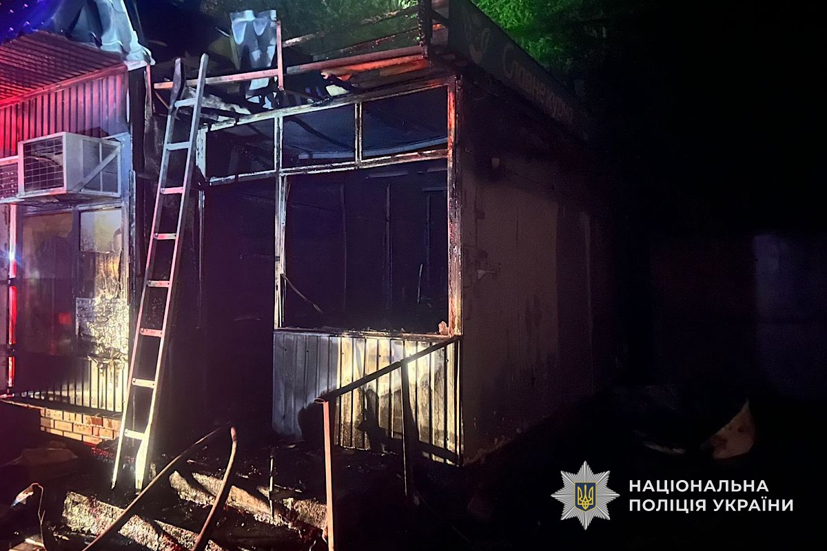 Помста після звільнення: у Дніпрі колишній працівників підпалив торговельний павільйон