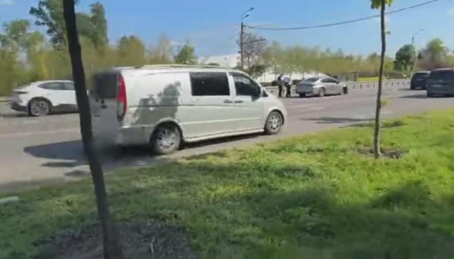 У Дніпрі зіткнулися чотири авто: рух майже зупинено
