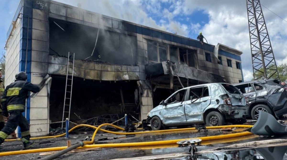 У Дніпрі кількість поранених внаслідок атаки дронами перевищила 10 осіб